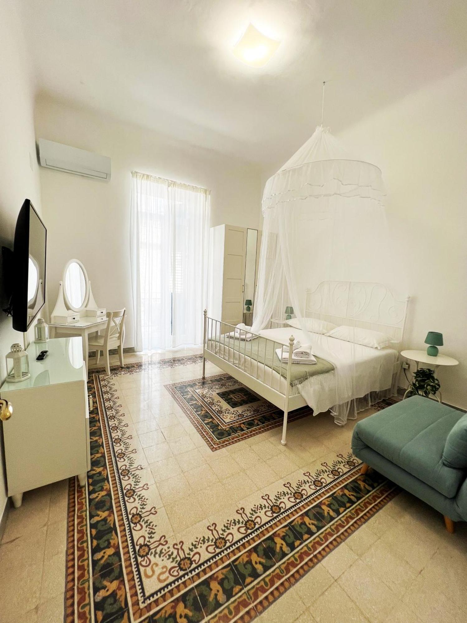 Bari Centro Harmony House Hotel Kültér fotó